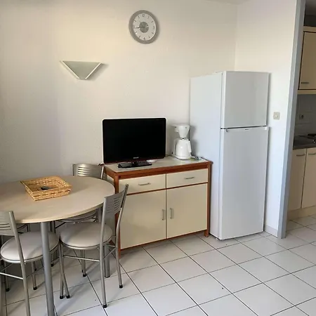 2 Pieces Avec Terrasse Et Parking A 50m - Port Camargue - Fr-1-731-136 ル・グロー・デュ・ロワ