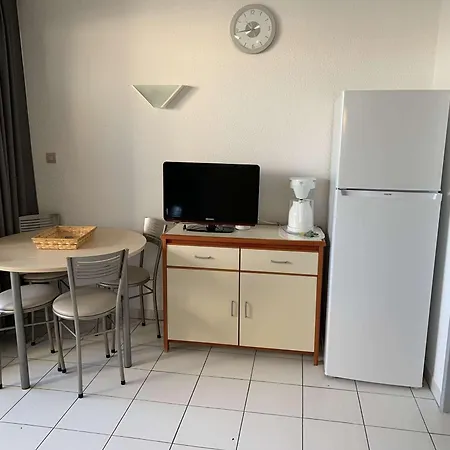Apartment 2 Pieces Avec Terrasse Et Parking A 50m - Port Camargue - Fr-1-731-136 *